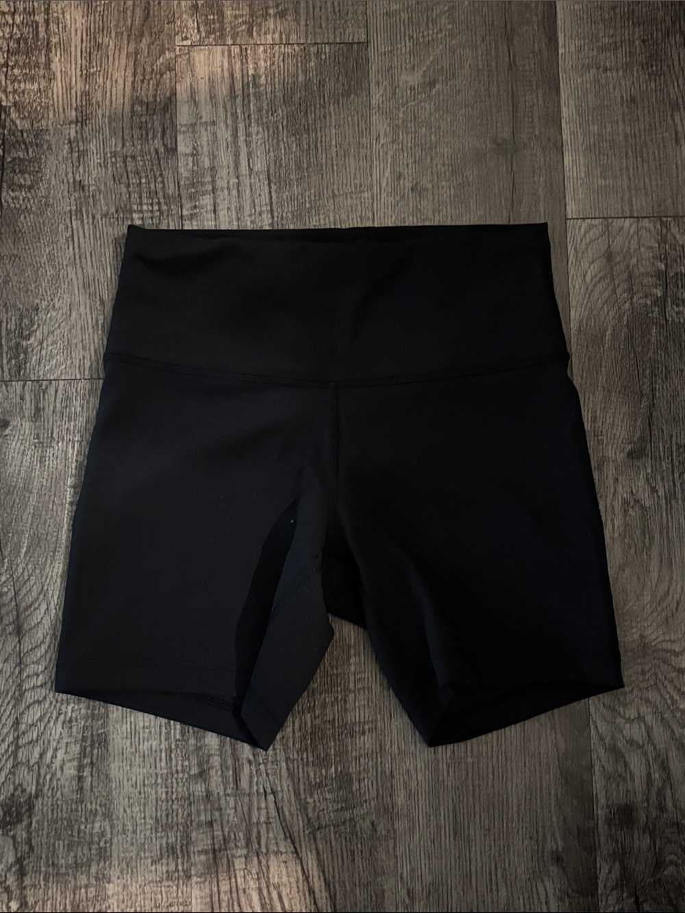 Lululemon WunderTrain 6 Inch Bike Shorts - Black - Size 8